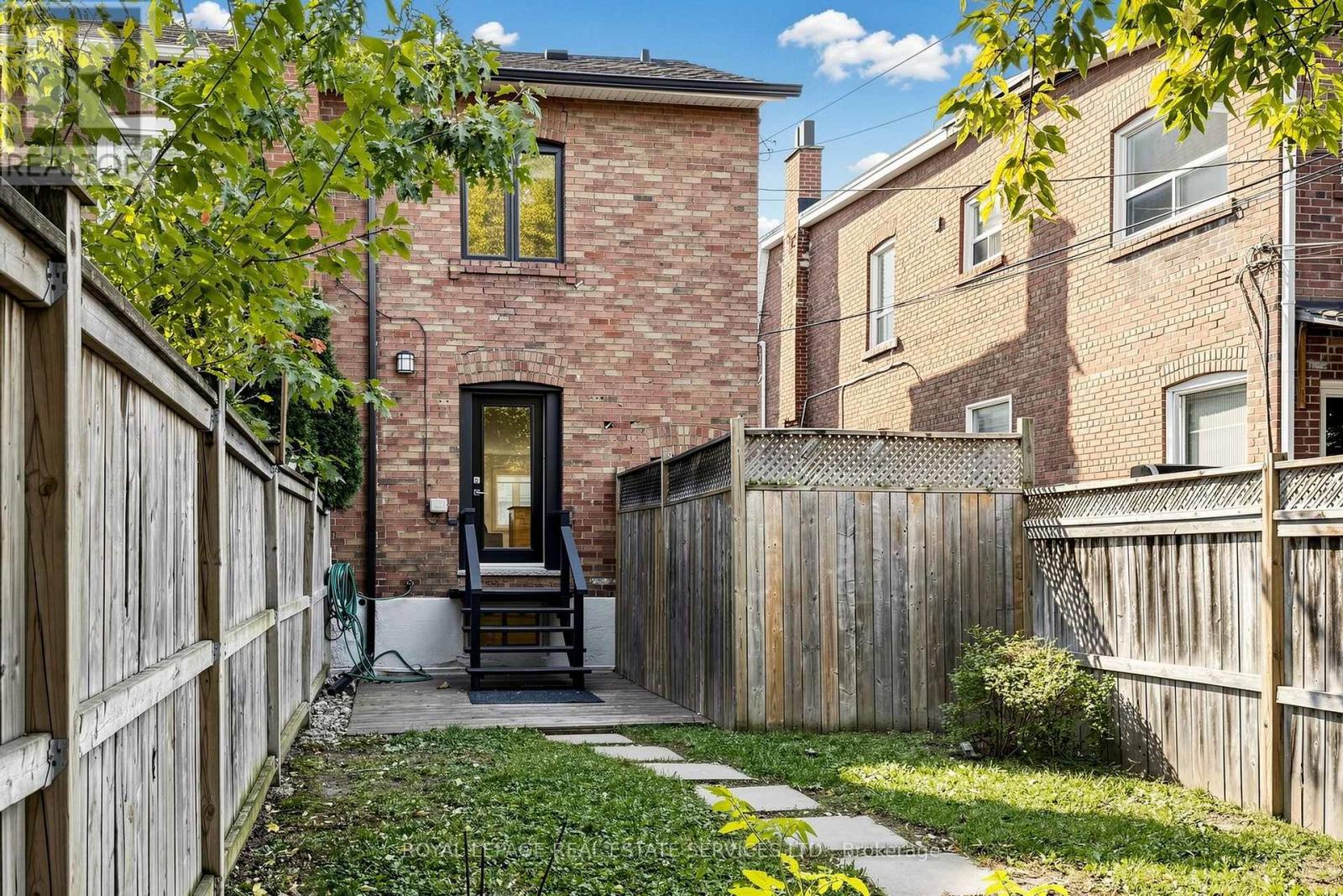 229 Mcroberts Avenue, Toronto, Ontario  M6E 4P3 - Photo 26 - W14032900