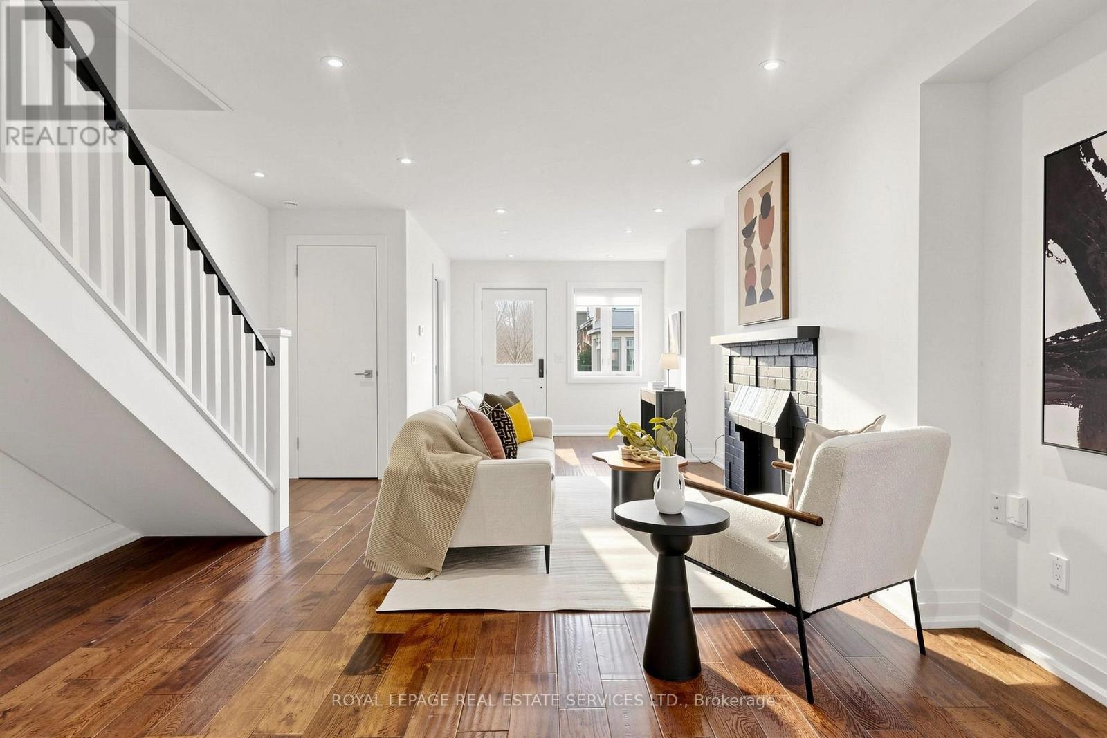 229 Mcroberts Avenue, Toronto, Ontario  M6E 4P3 - Photo 4 - W14032900