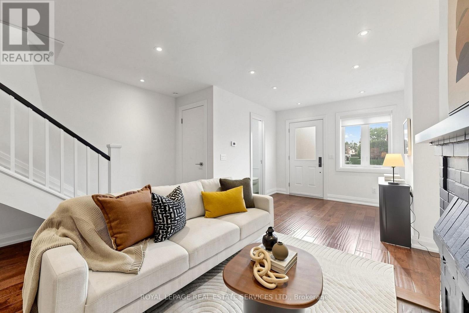 229 Mcroberts Avenue, Toronto, Ontario  M6E 4P3 - Photo 6 - W14032900