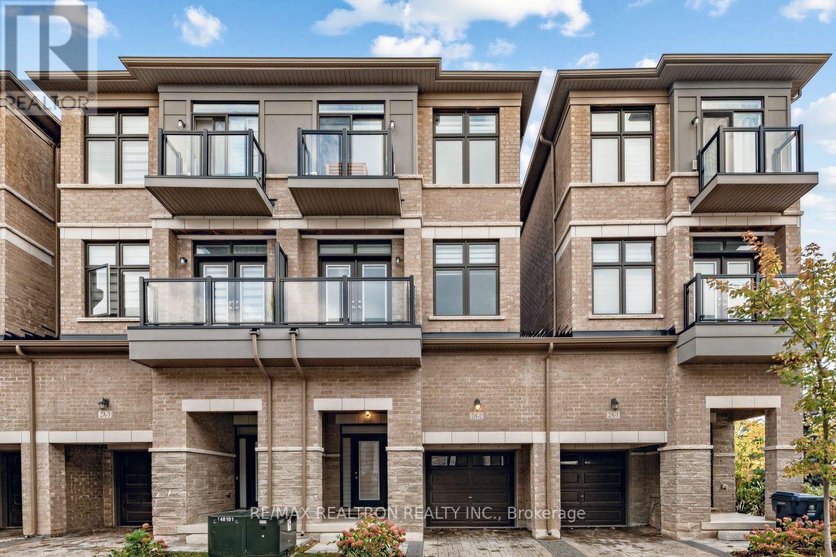 2 - 2a Muir Avenue, Toronto, Ontario  M9L 0A6 - Photo 1 - W14032922