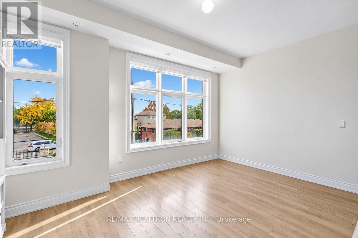 2 - 2a Muir Avenue, Toronto, Ontario  M9L 0A6 - Photo 5 - W14032922