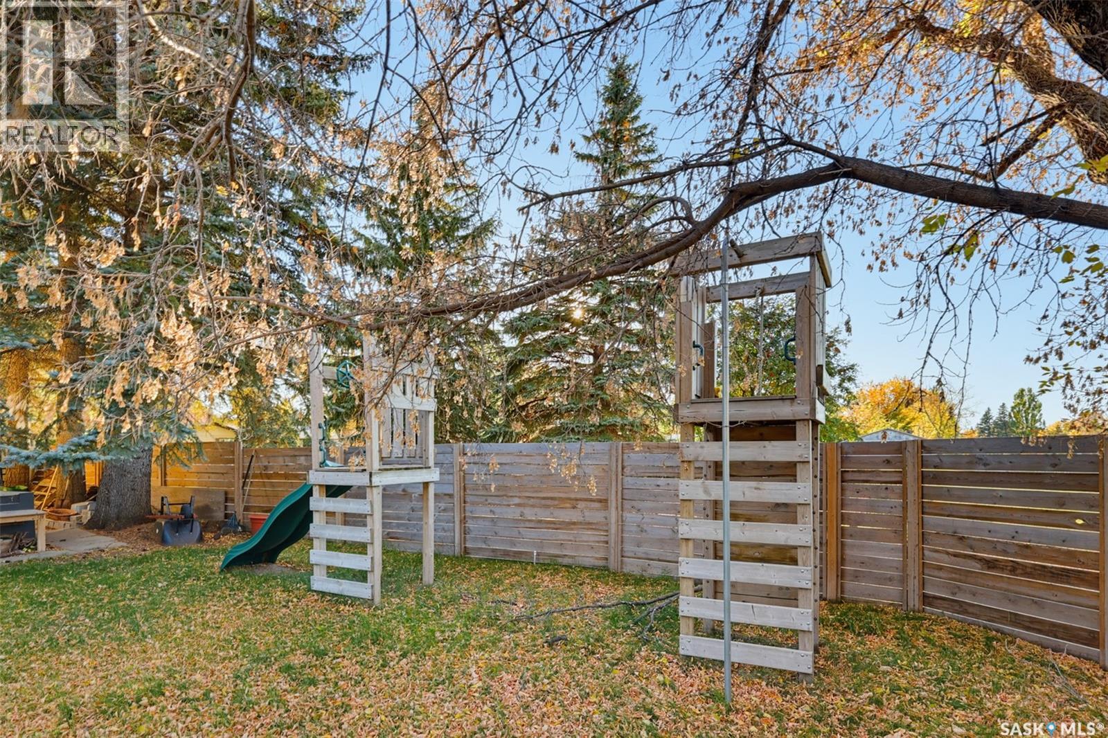 2457 Eastview, Saskatoon, Saskatchewan  S7J 3E8 - Photo 41 - SK051051