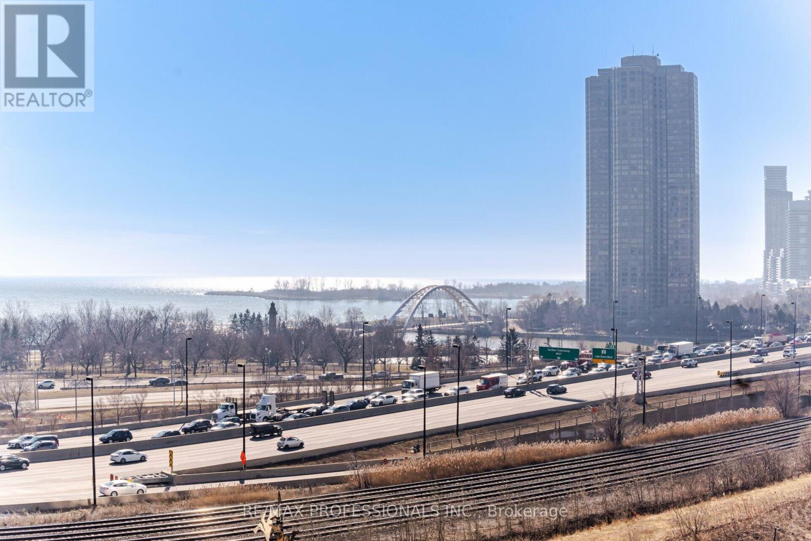 810 - 103 The Queensway Avenue, Toronto, Ontario  M6S 5B3 - Photo 15 - W14029392