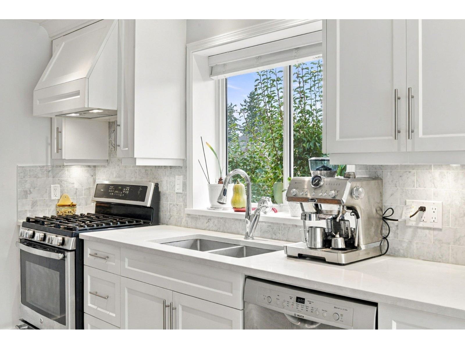 18707 60a Avenue, Surrey, British Columbia  V3S 7P3 - Photo 10 - R3175288