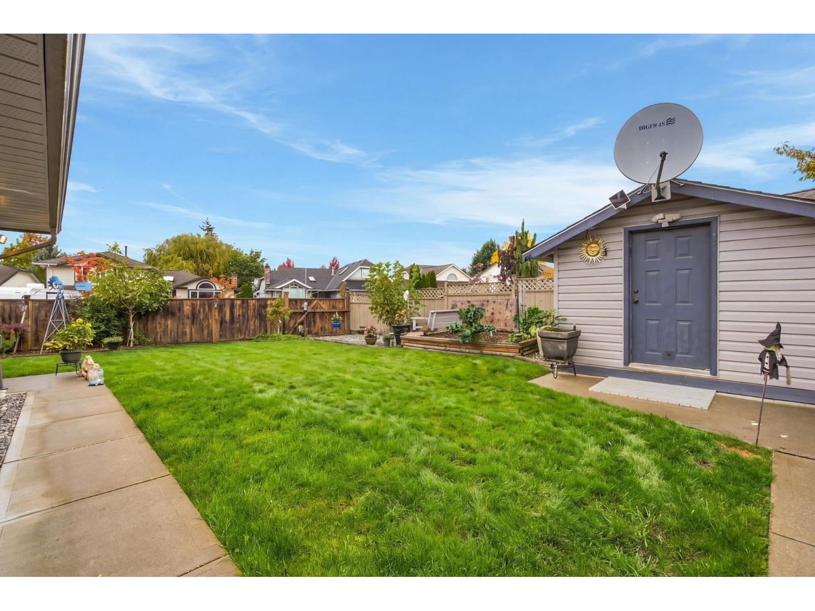 18707 60a Avenue, Surrey, British Columbia  V3S 7P3 - Photo 3 - R3175288