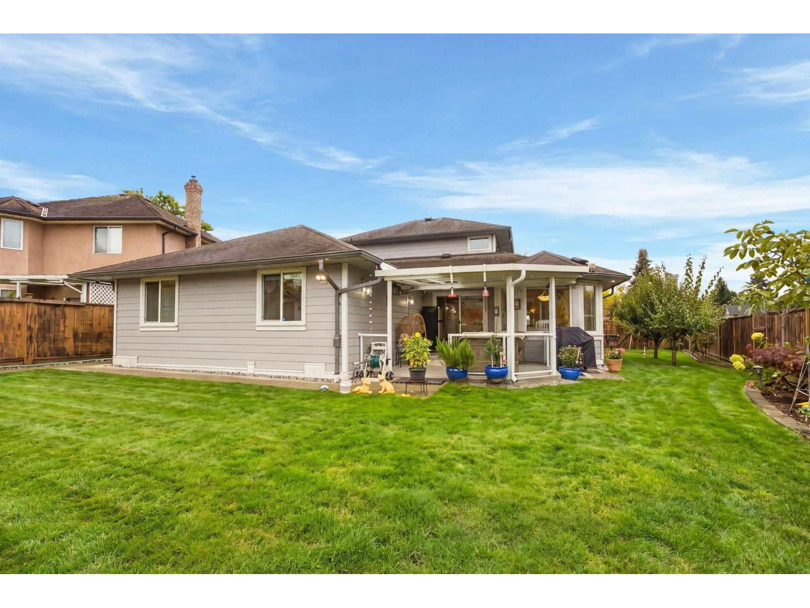 18707 60a Avenue, Surrey, British Columbia  V3S 7P3 - Photo 4 - R3175288
