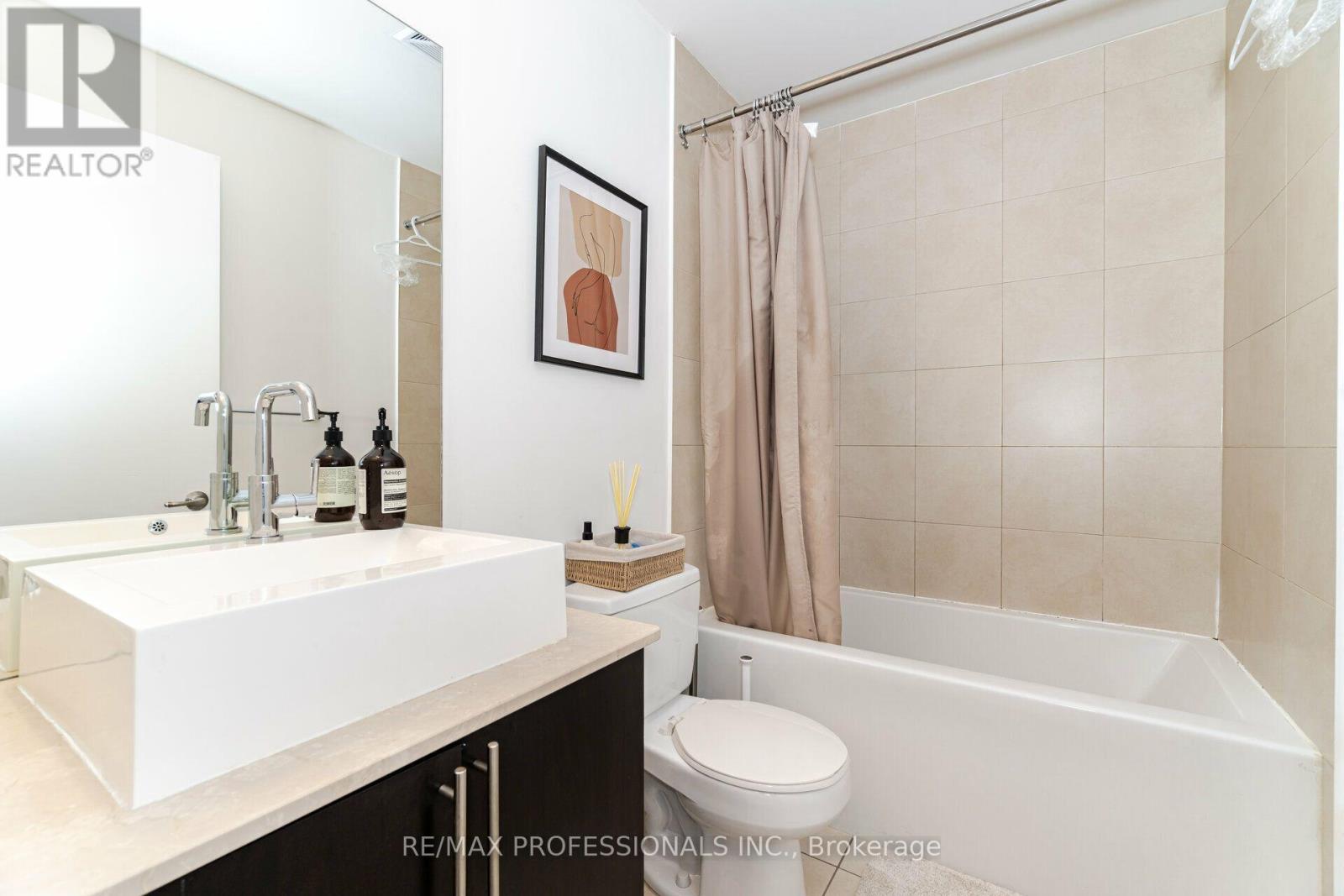 810 - 103 The Queensway Avenue, Toronto, Ontario  M6S 5B3 - Photo 11 - W14029392