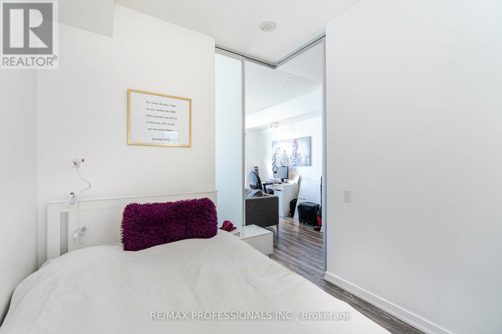 810 - 103 The Queensway Avenue, Toronto, Ontario  M6S 5B3 - Photo 6 - W14029392