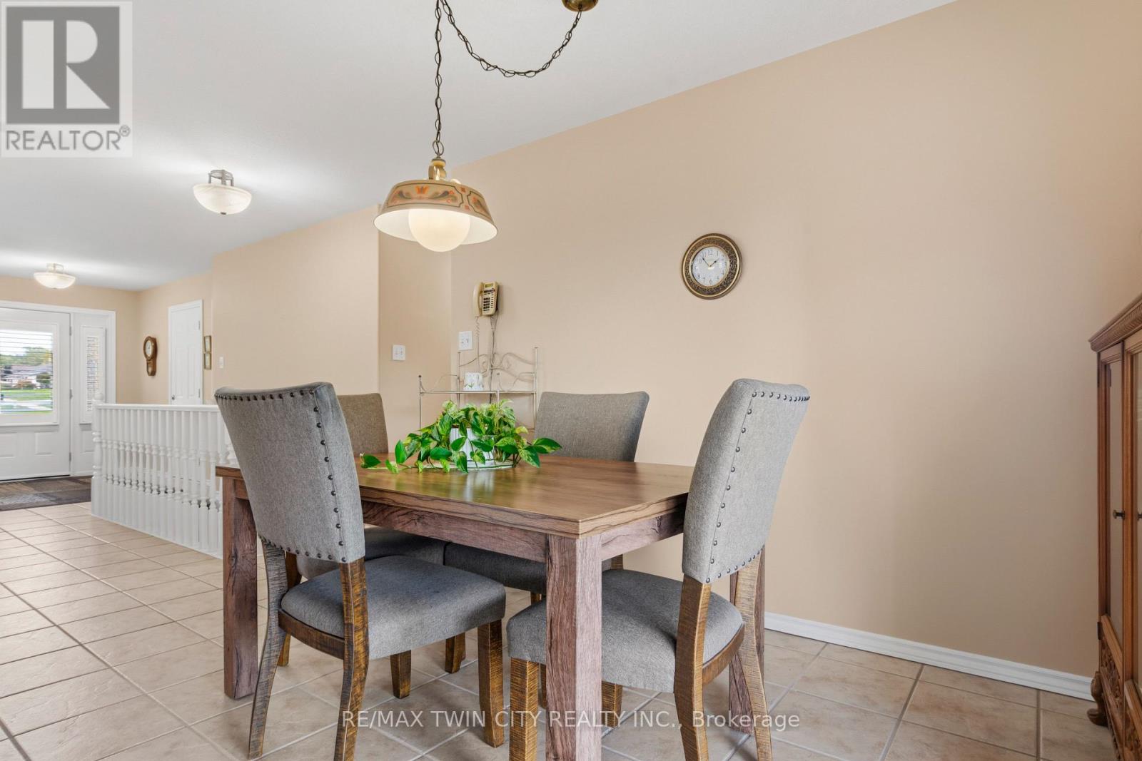 9 Nixon Avenue, Brant, Ontario  N3L 4E2 - Photo 11 - X14032796