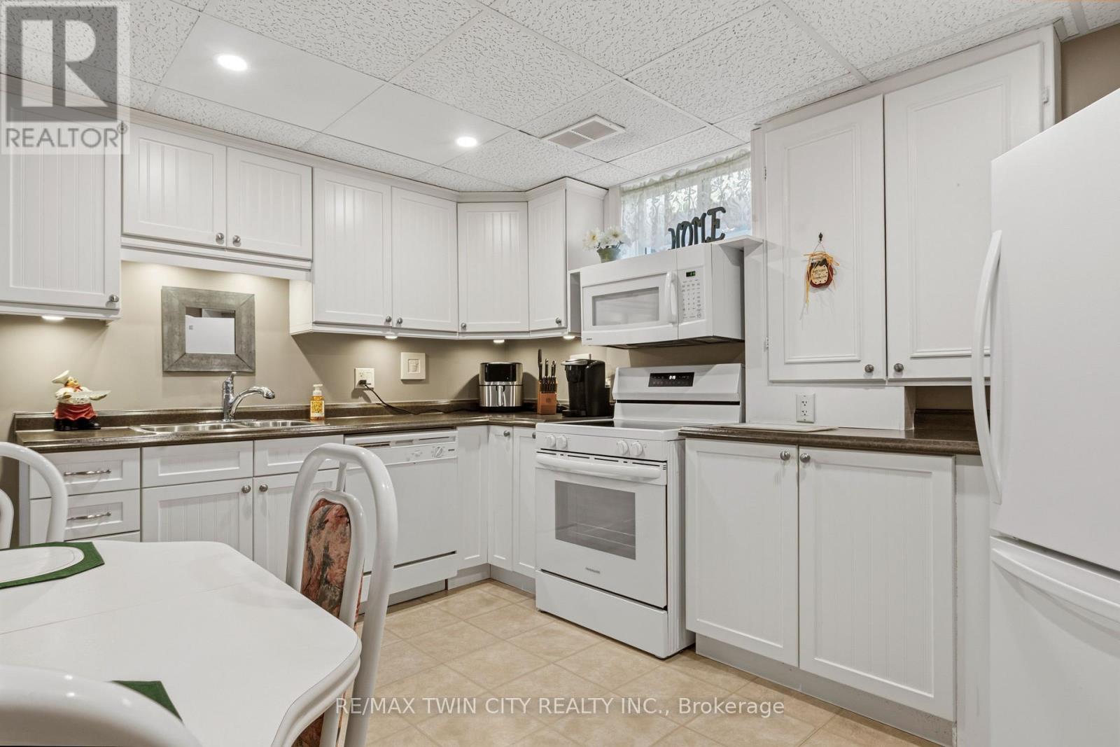9 Nixon Avenue, Brant, Ontario  N3L 4E2 - Photo 17 - X14032796