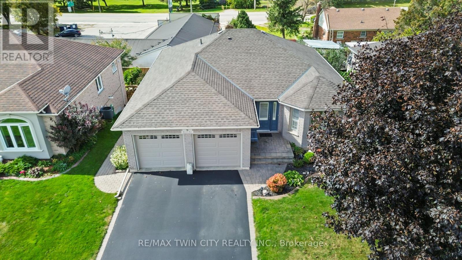 9 Nixon Avenue, Brant, Ontario  N3L 4E2 - Photo 2 - X14032796