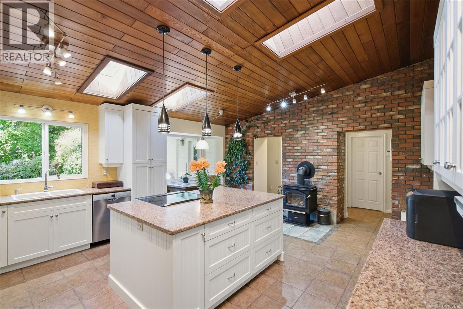 1061 Harlequin Rd