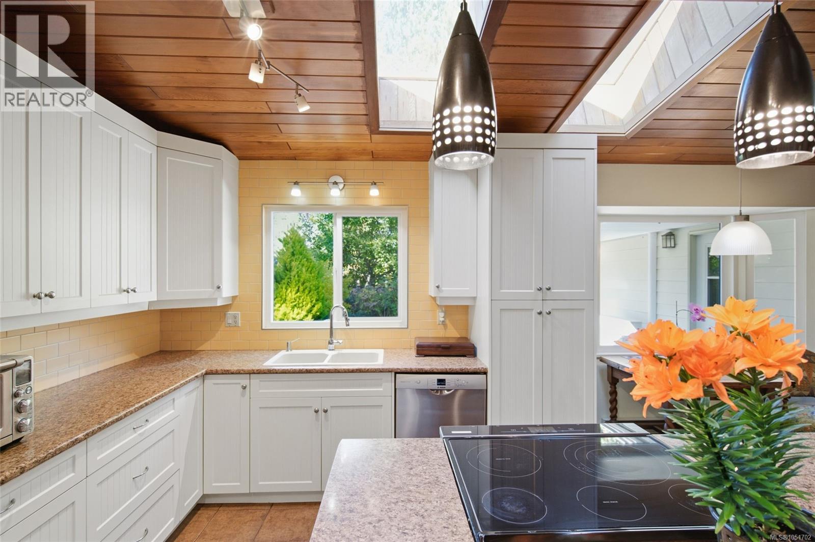 1061 Harlequin Rd