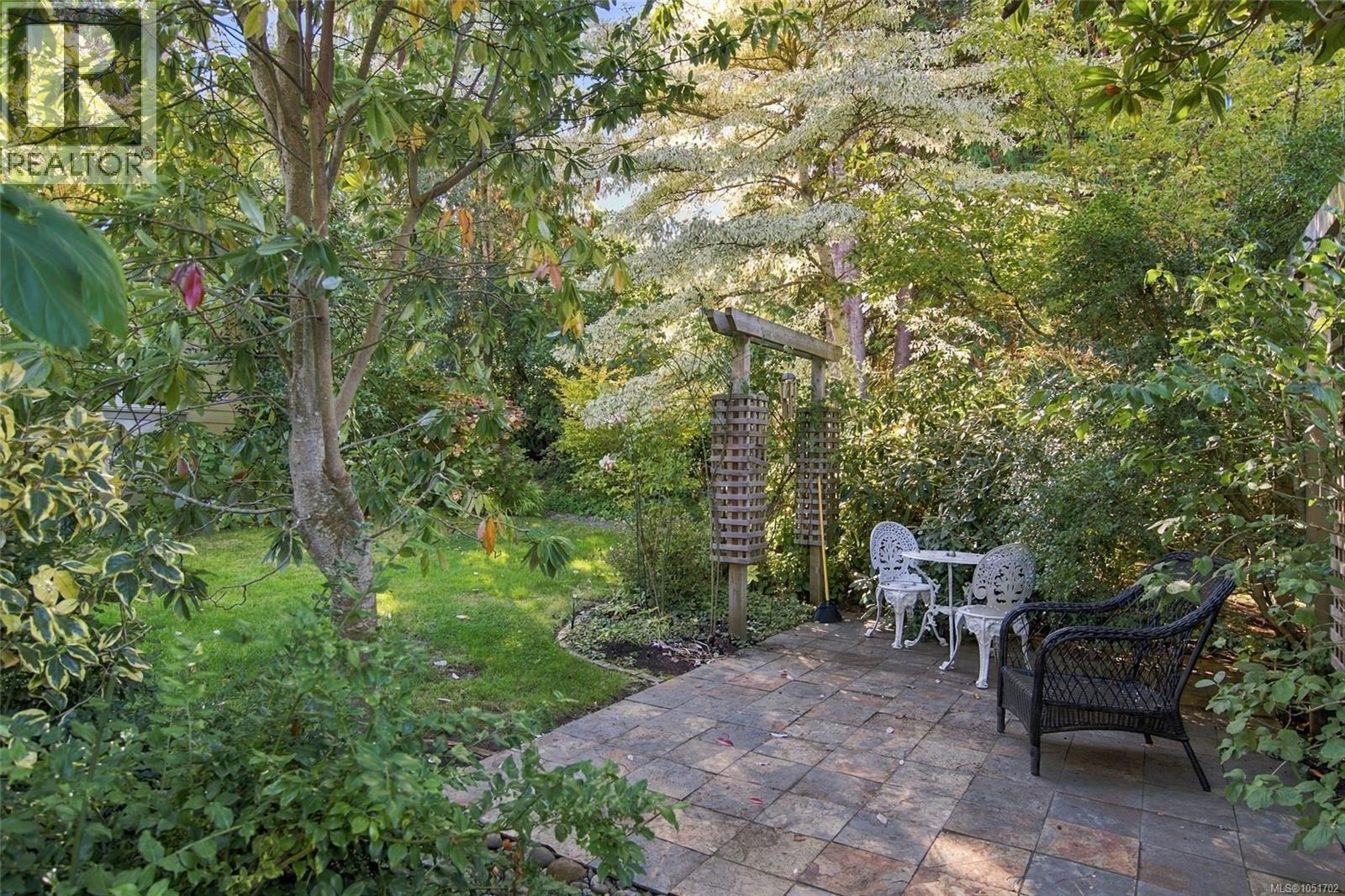 1061 Harlequin Rd
