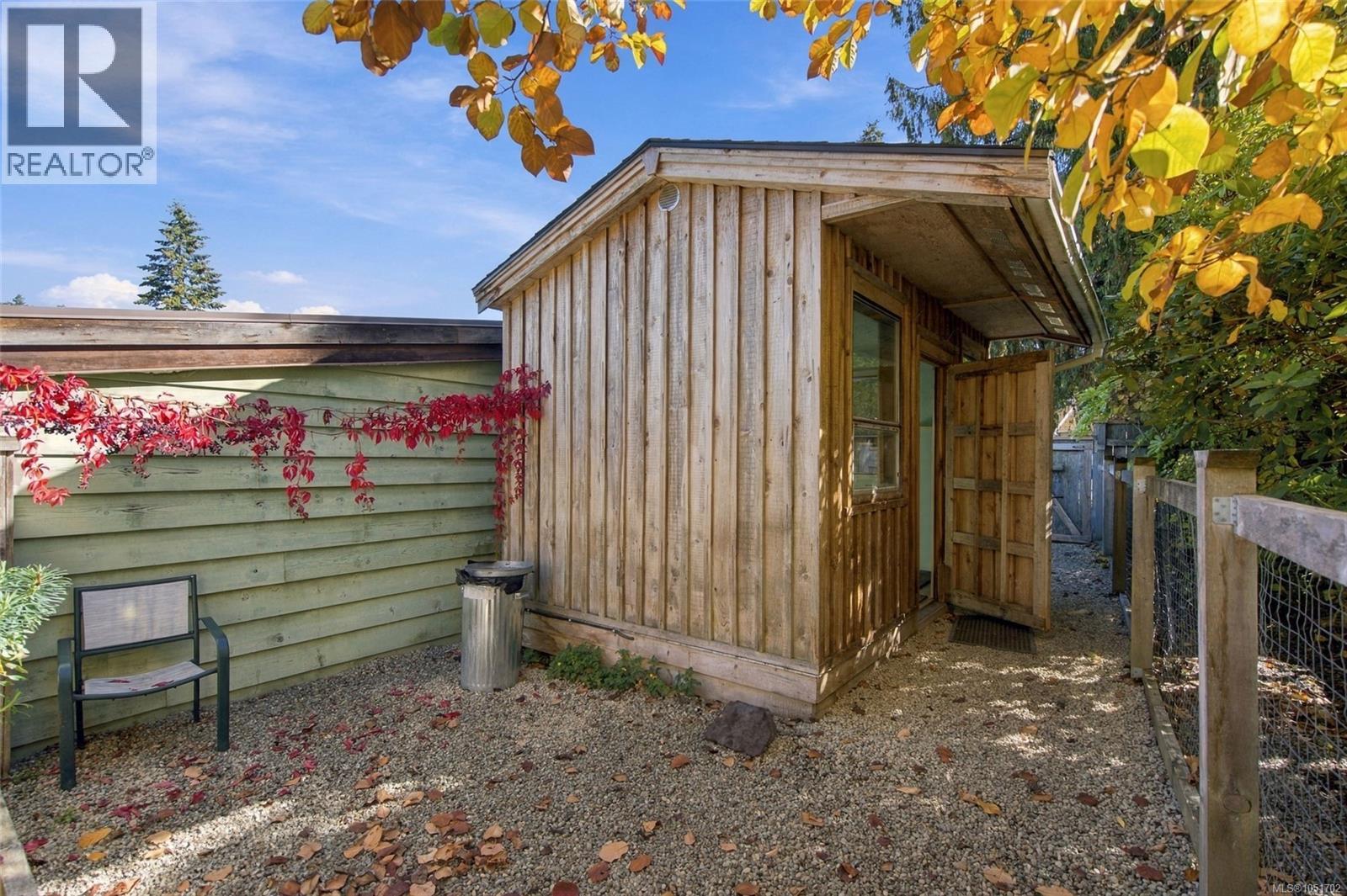 1061 Harlequin Rd