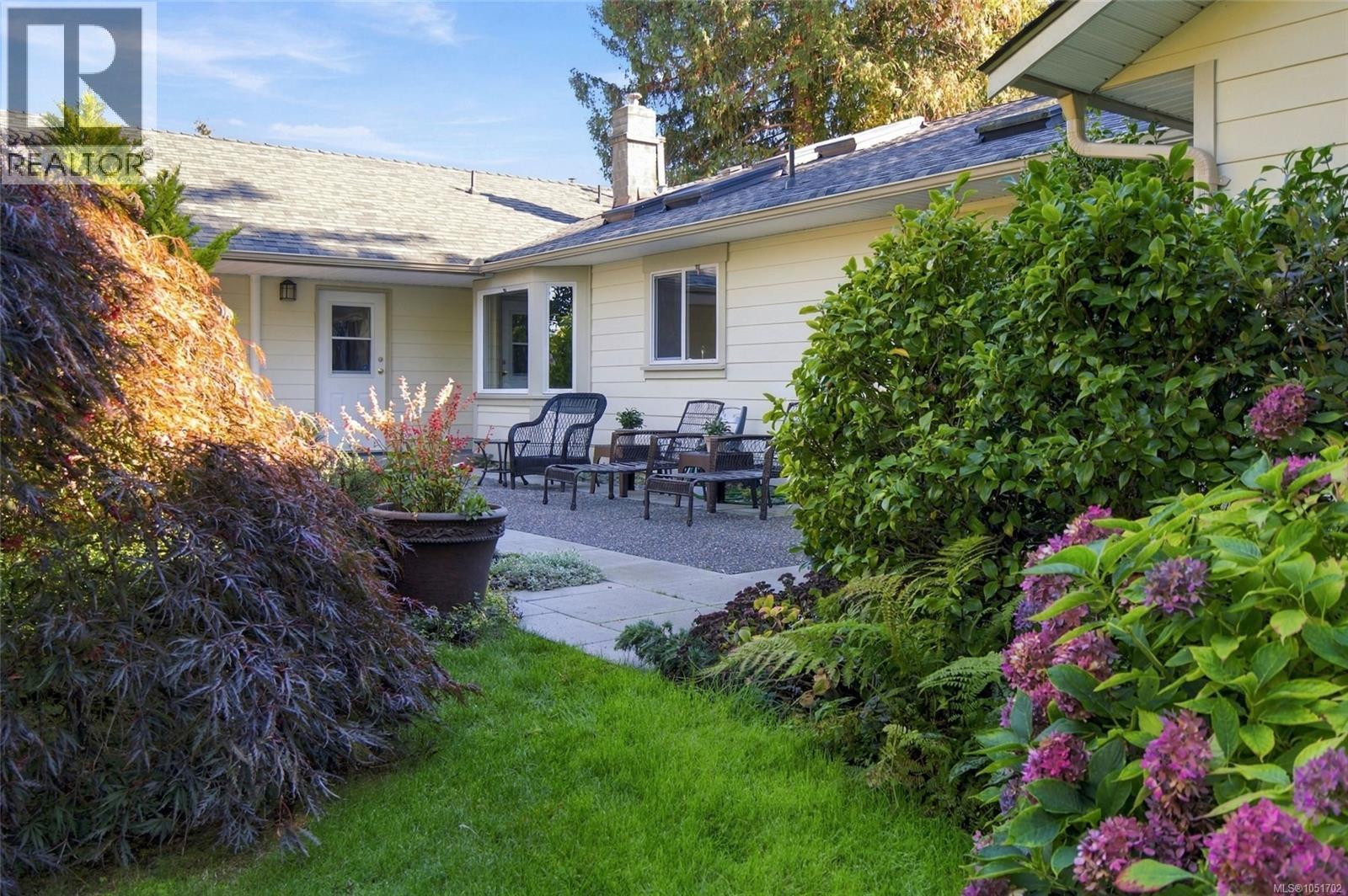 1061 Harlequin Rd