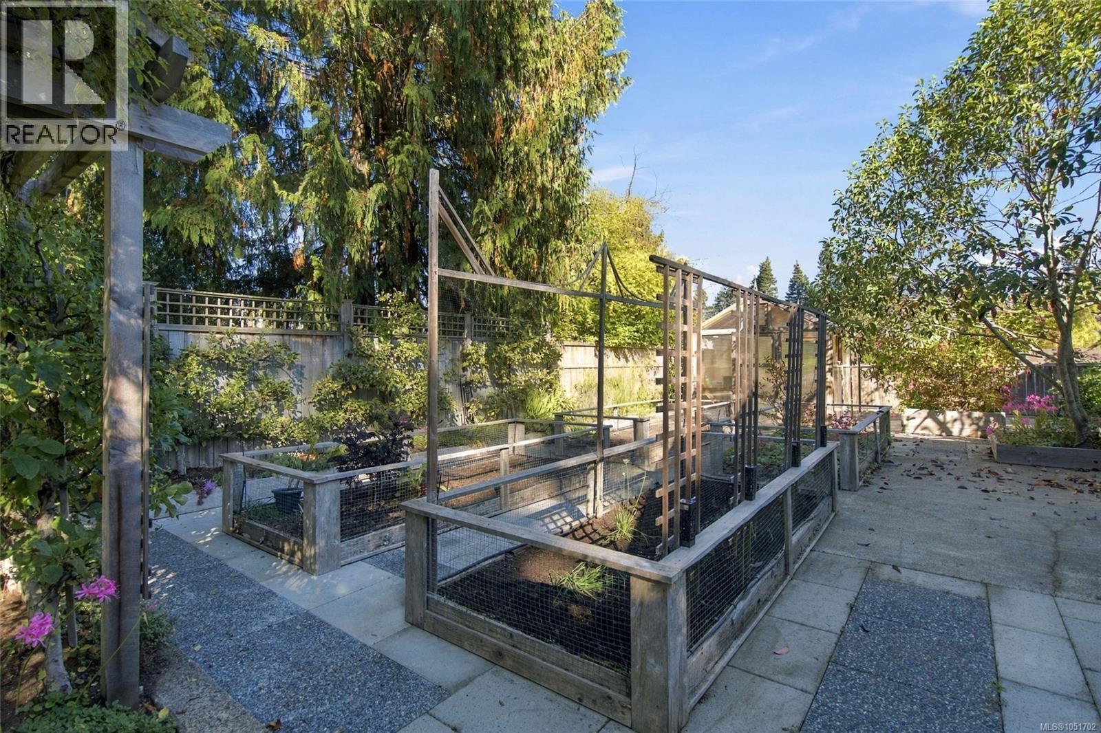 1061 Harlequin Rd