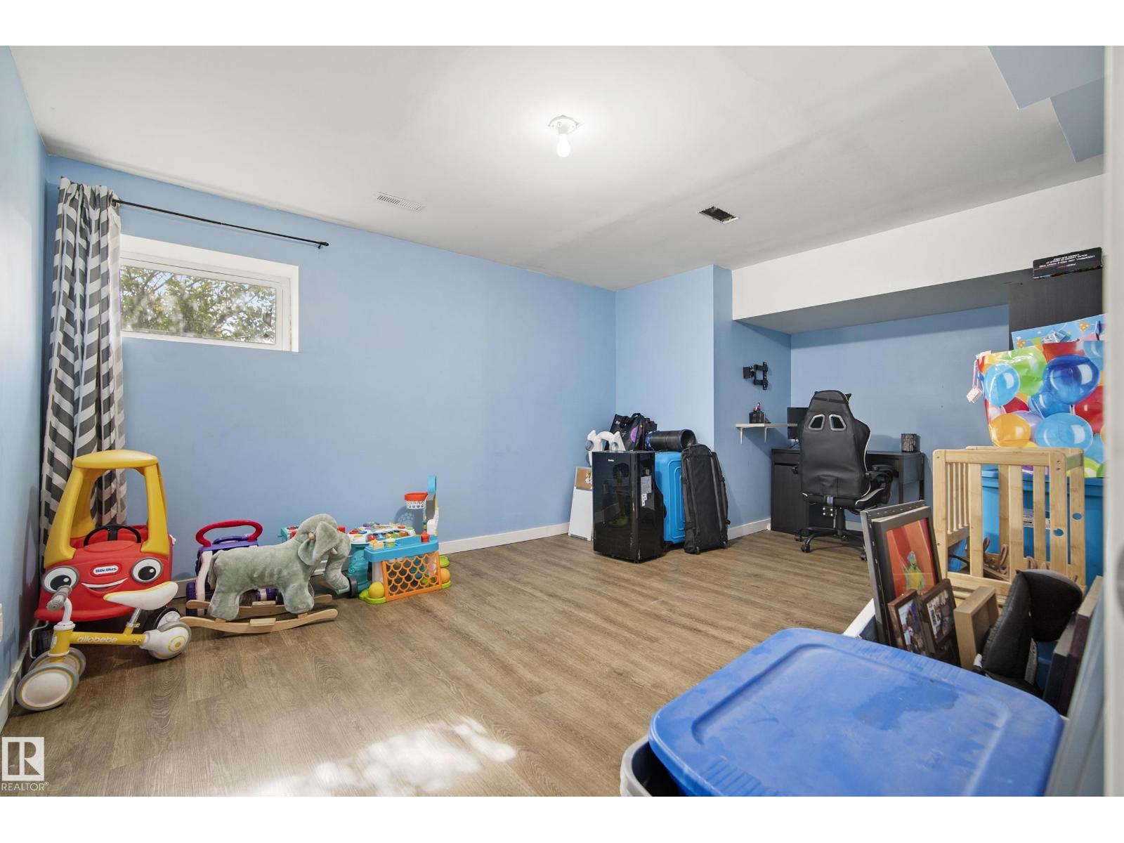 18024 73 AV NW