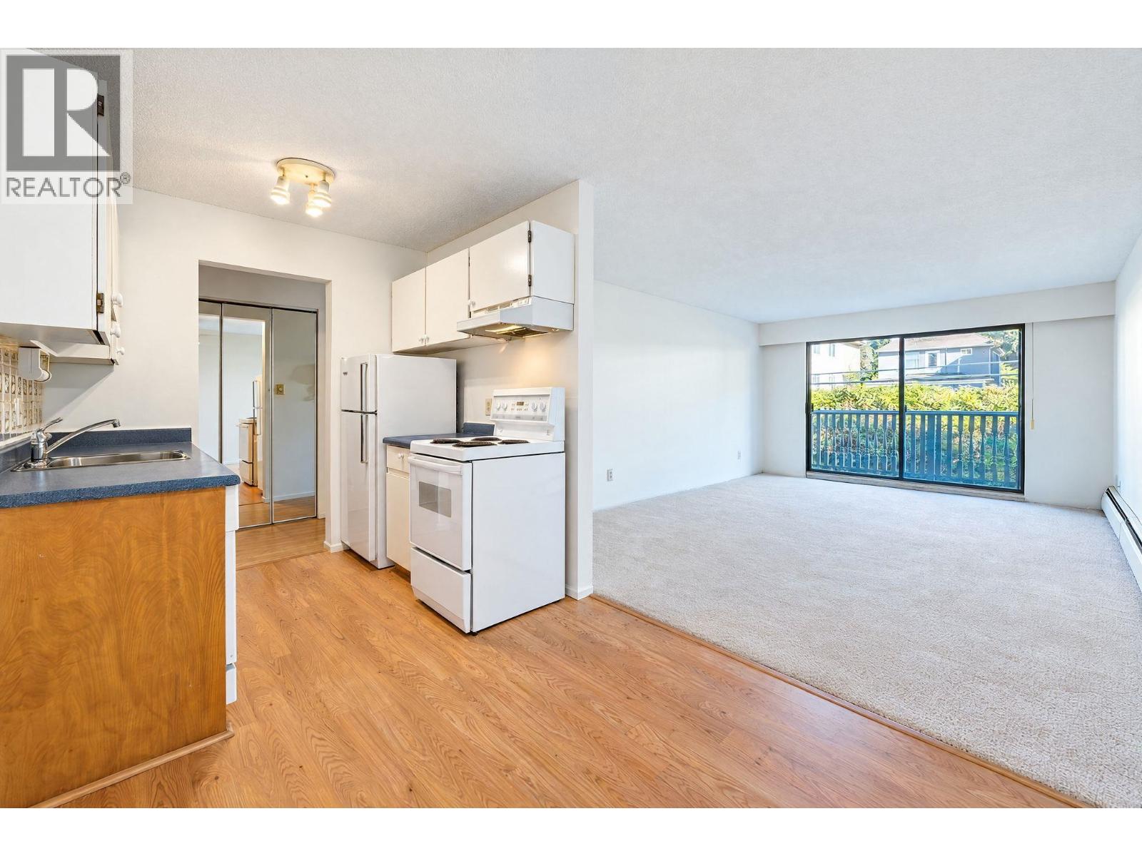214 310 W 3rd Street, North Vancouver, British Columbia  V7M 1G4 - Photo 2 - R3174696
