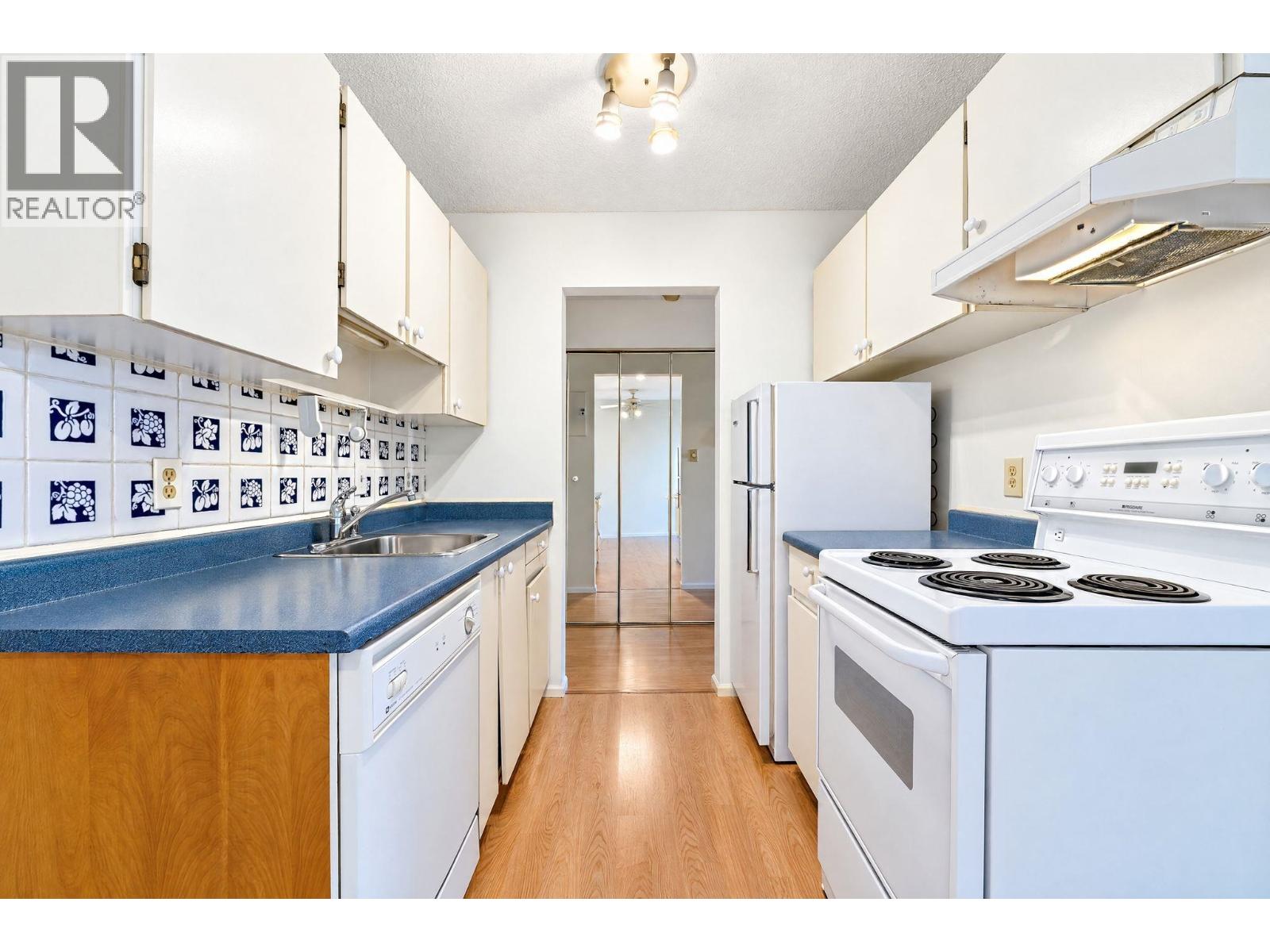 214 310 W 3rd Street, North Vancouver, British Columbia  V7M 1G4 - Photo 6 - R3174696