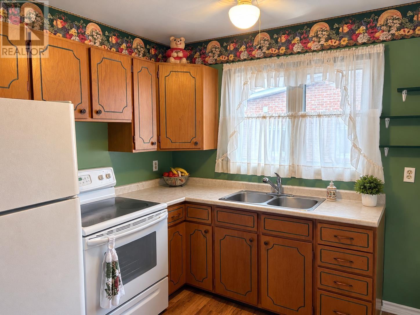 57 Winnipeg St S, White River, Ontario P0M 3G0 - Photo 4 - SM262870