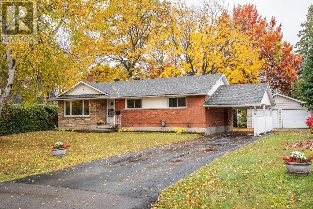 19 Sharon Cres, Sault Ste. Marie, Ontario P6B 4J5 - Photo 1 - SM262881
