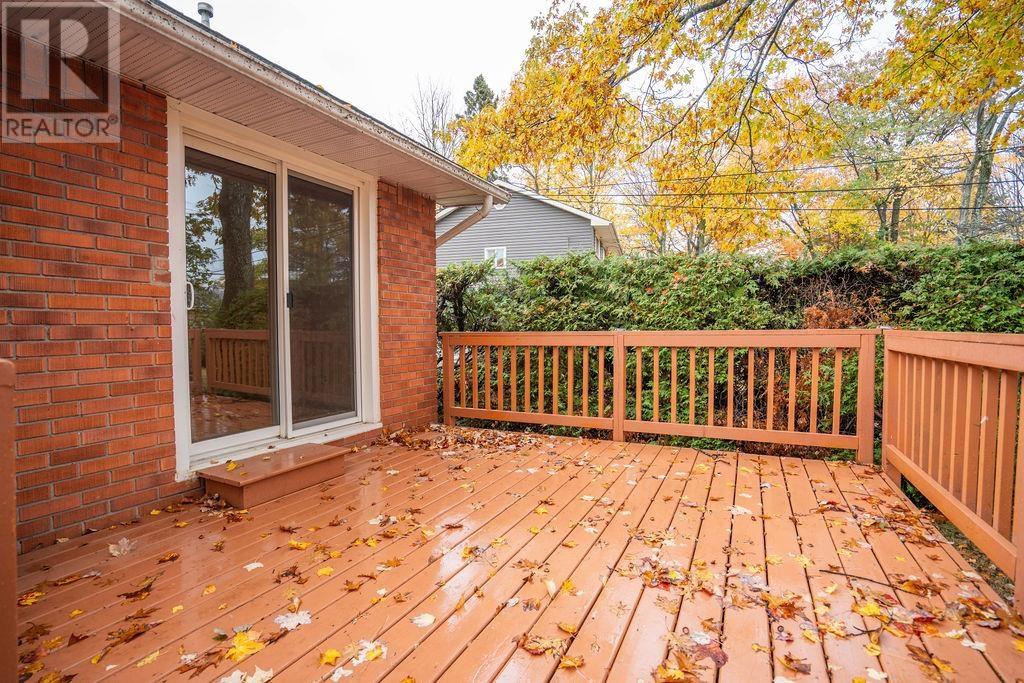 19 Sharon Cres, Sault Ste. Marie, Ontario P6B 4J5 - Photo 3 - SM262881