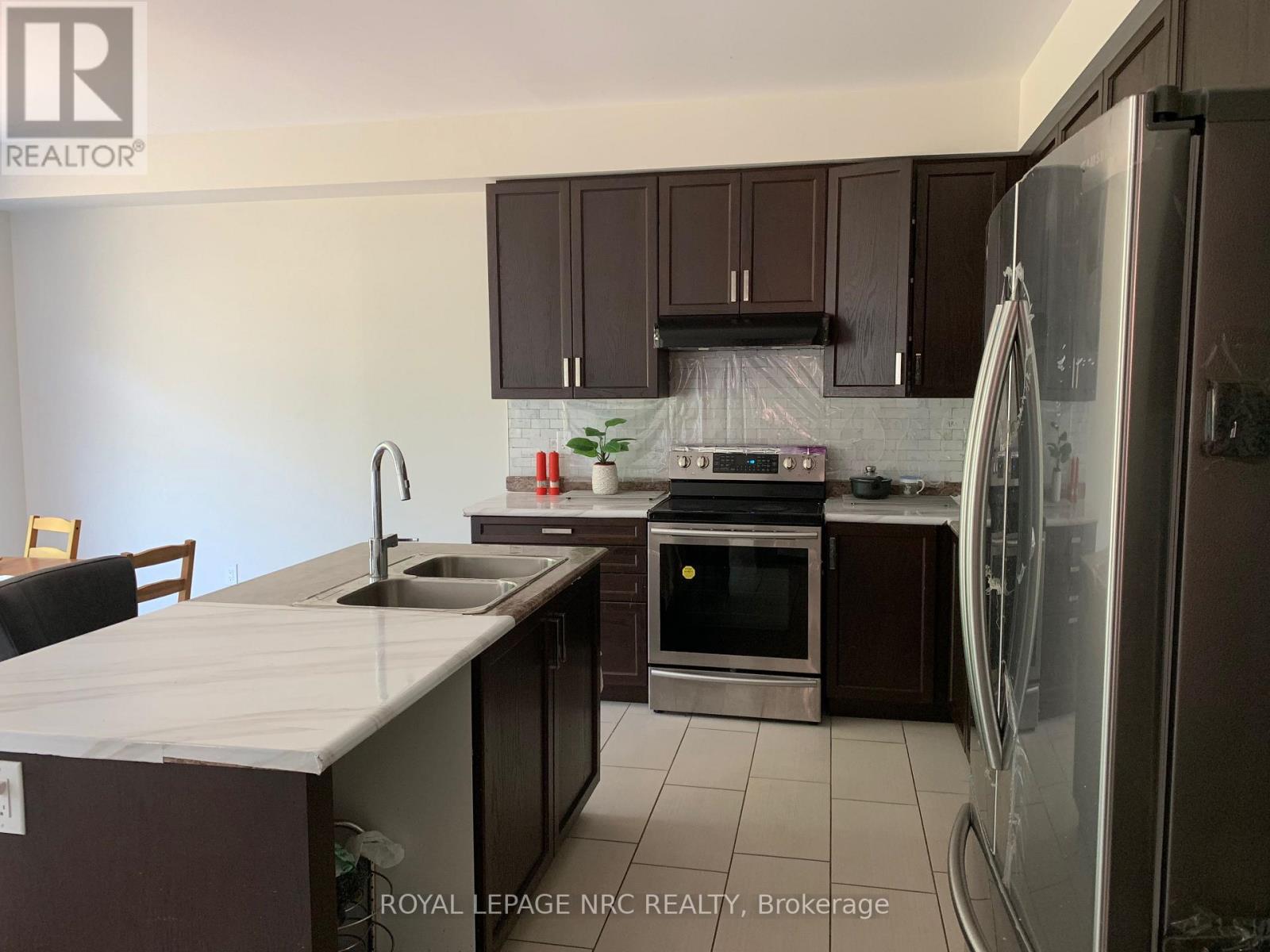 7969 Buckeye Crescent, Niagara Falls, Ontario  L2H 2Y6 - Photo 9 - X14033020