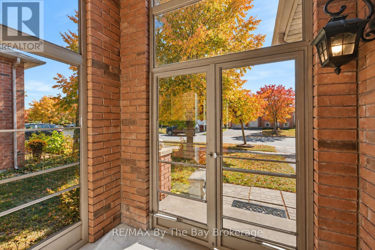 33 Telfer Road, Collingwood, Ontario  L9Y 5H5 - Photo 2 - S13847204