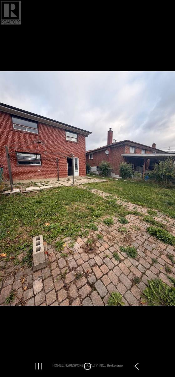 9 Songwood Drive, Toronto, Ontario  M9M 1X4 - Photo 17 - W14020216
