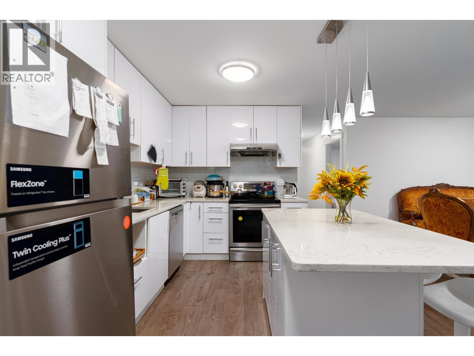 4168 HIGHLAND BOULEVARD