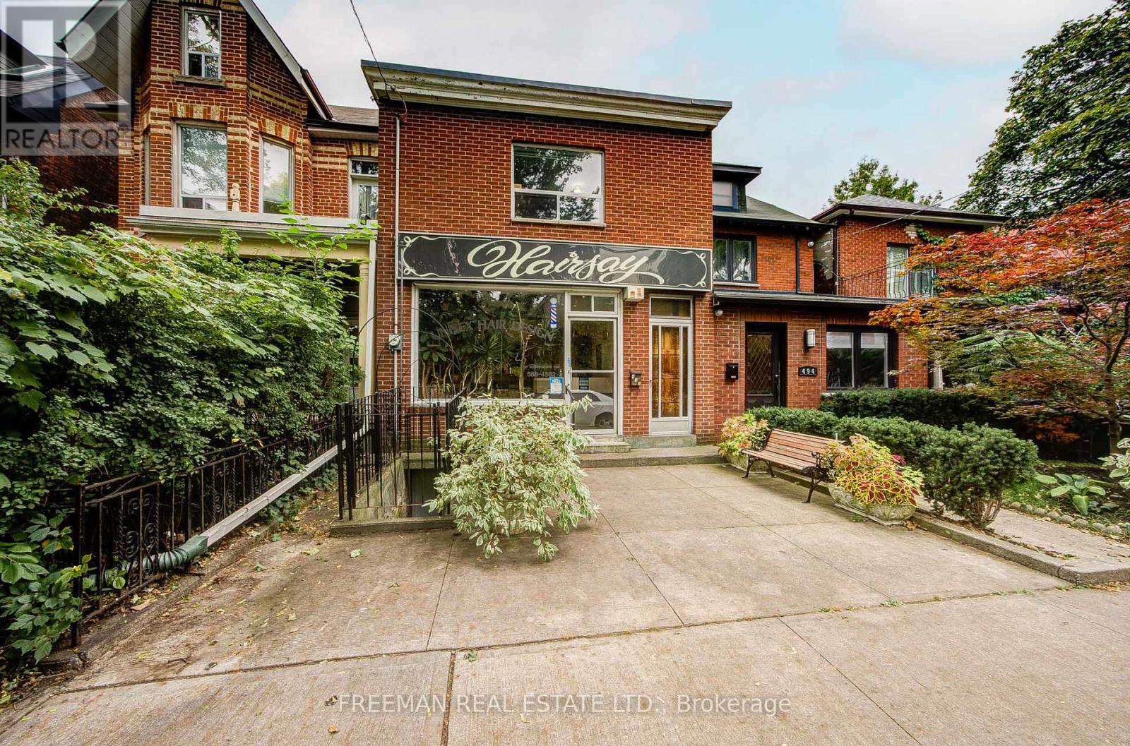 492 Manning Avenue, Toronto, Ontario  M6G 2V7 - Photo 2 - C14032992