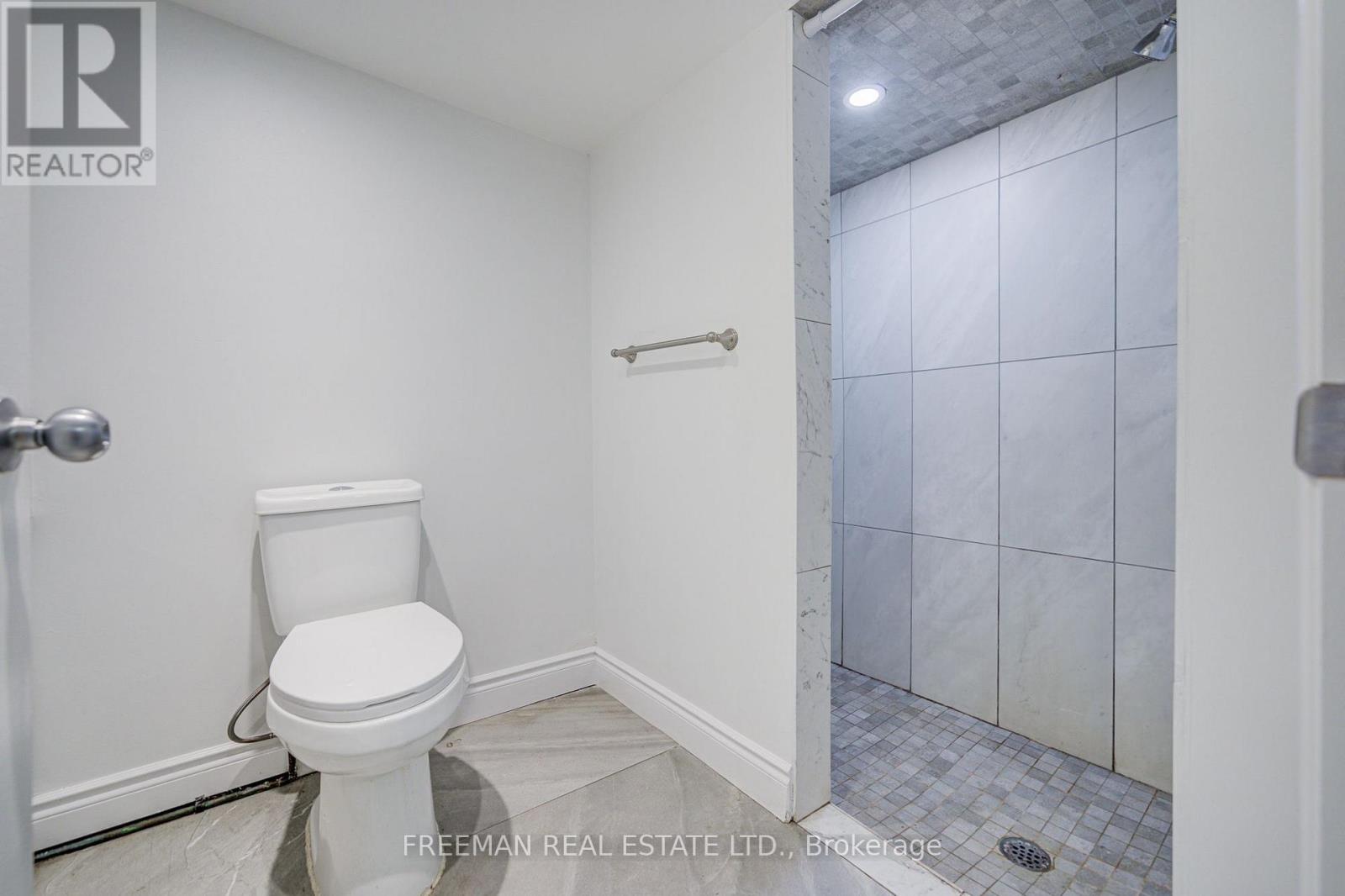 492 Manning Avenue, Toronto, Ontario  M6G 2V7 - Photo 32 - C14032992
