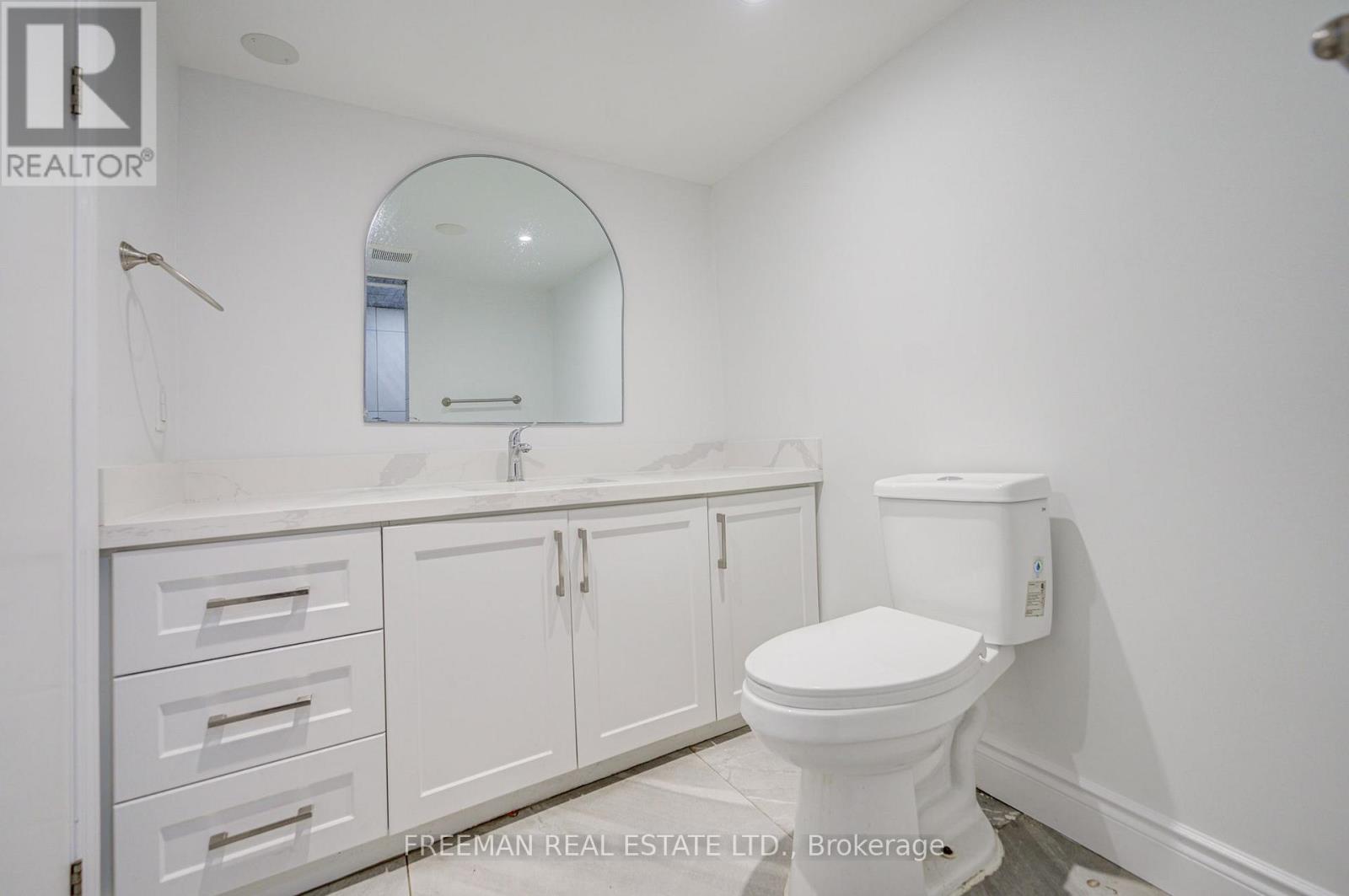 492 Manning Avenue, Toronto, Ontario  M6G 2V7 - Photo 33 - C14032992