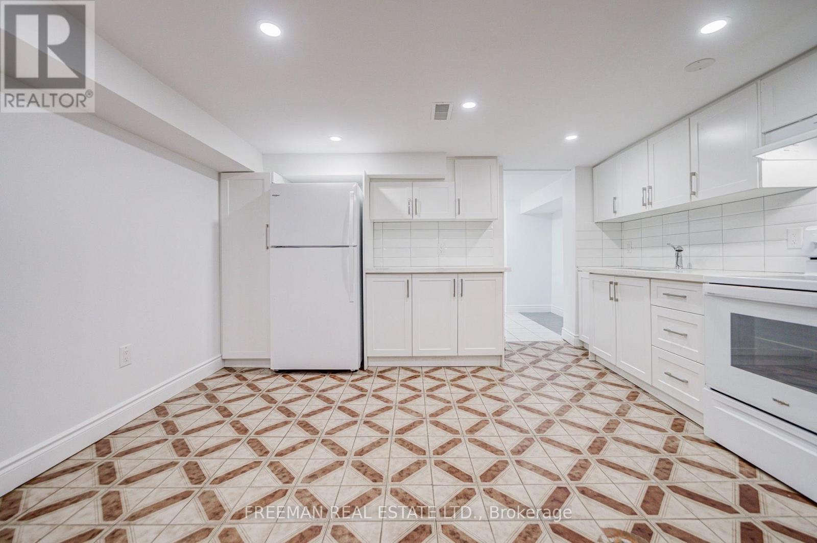 492 Manning Avenue, Toronto, Ontario  M6G 2V7 - Photo 35 - C14032992