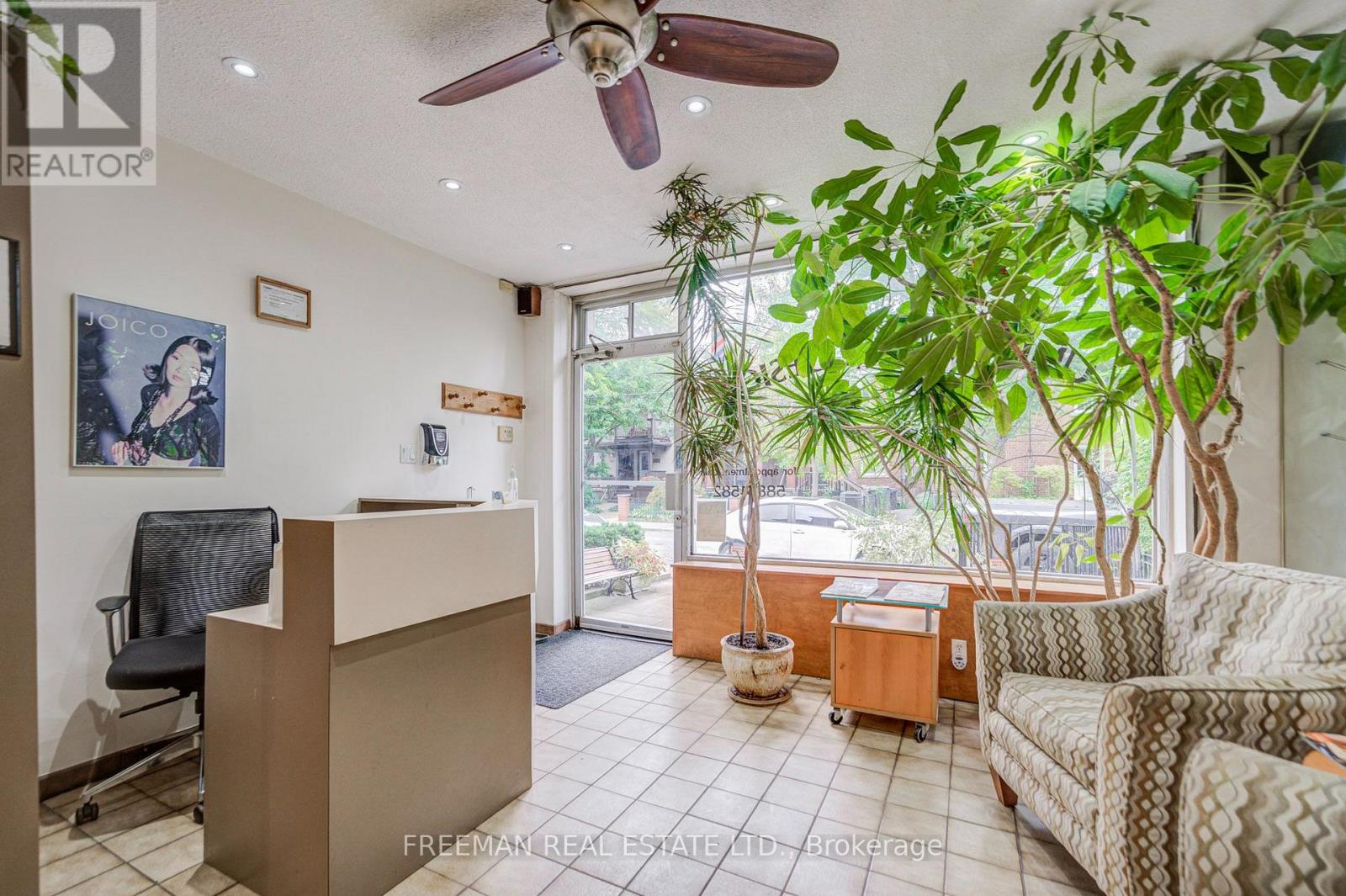 492 Manning Avenue, Toronto, Ontario  M6G 2V7 - Photo 10 - C14033028