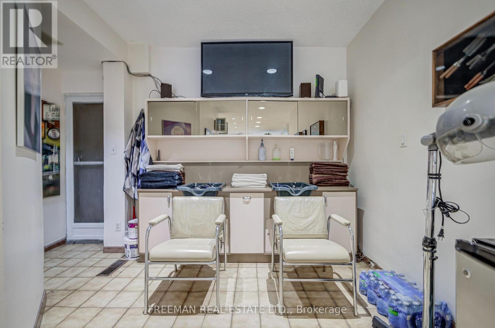492 Manning Avenue, Toronto, Ontario  M6G 2V7 - Photo 14 - C14033028