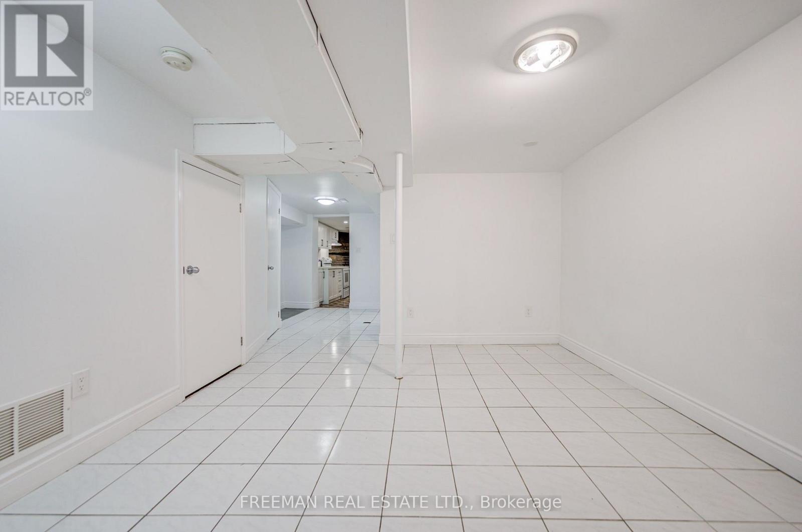 492 Manning Avenue, Toronto, Ontario  M6G 2V7 - Photo 30 - C14033028