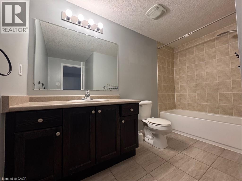 310 Parkvale Drive, Kitchener, Ontario  N2R 1Y7 - Photo 5 - 40871311