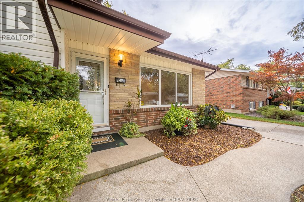 4369 Ashfield Crescent, Windsor, Ontario  N9G 2G8 - Photo 3 - 26025009