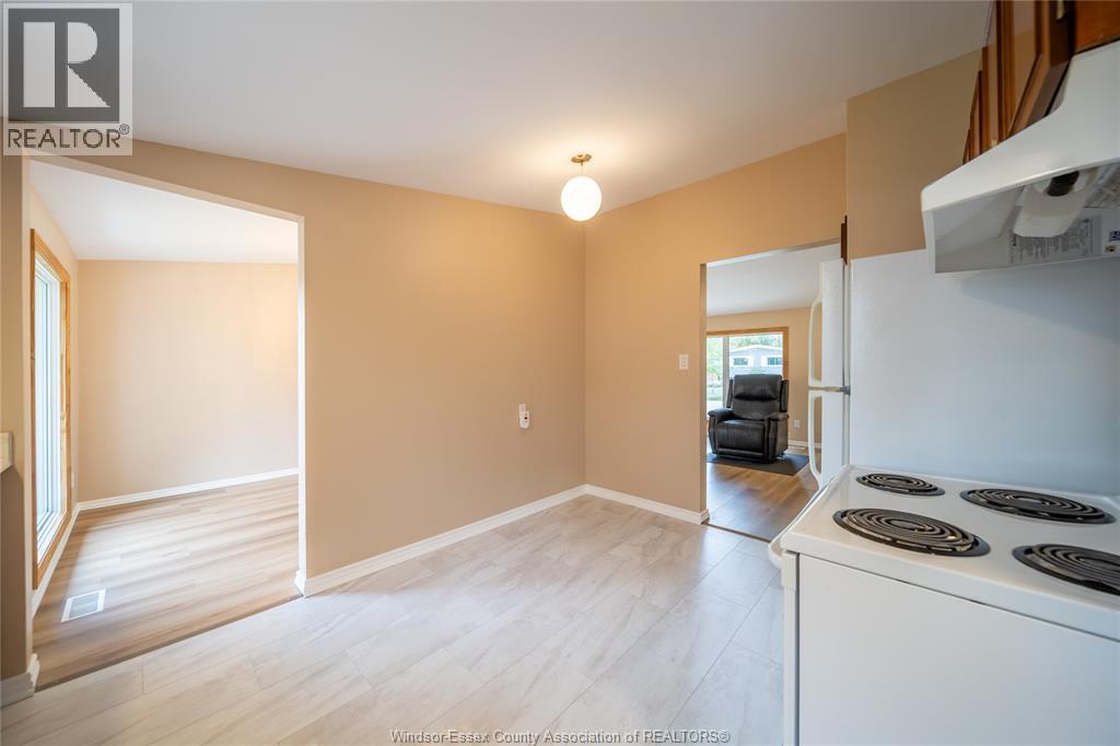 4369 Ashfield Crescent, Windsor, Ontario  N9G 2G8 - Photo 12 - 26025009