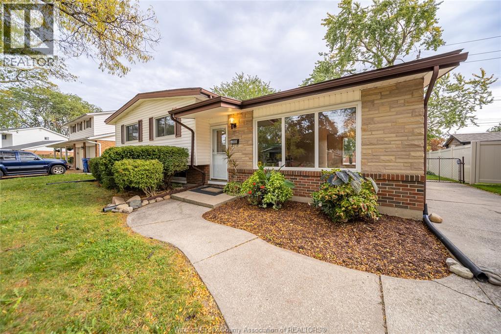 4369 Ashfield Crescent, Windsor, Ontario  N9G 2G8 - Photo 2 - 26025009