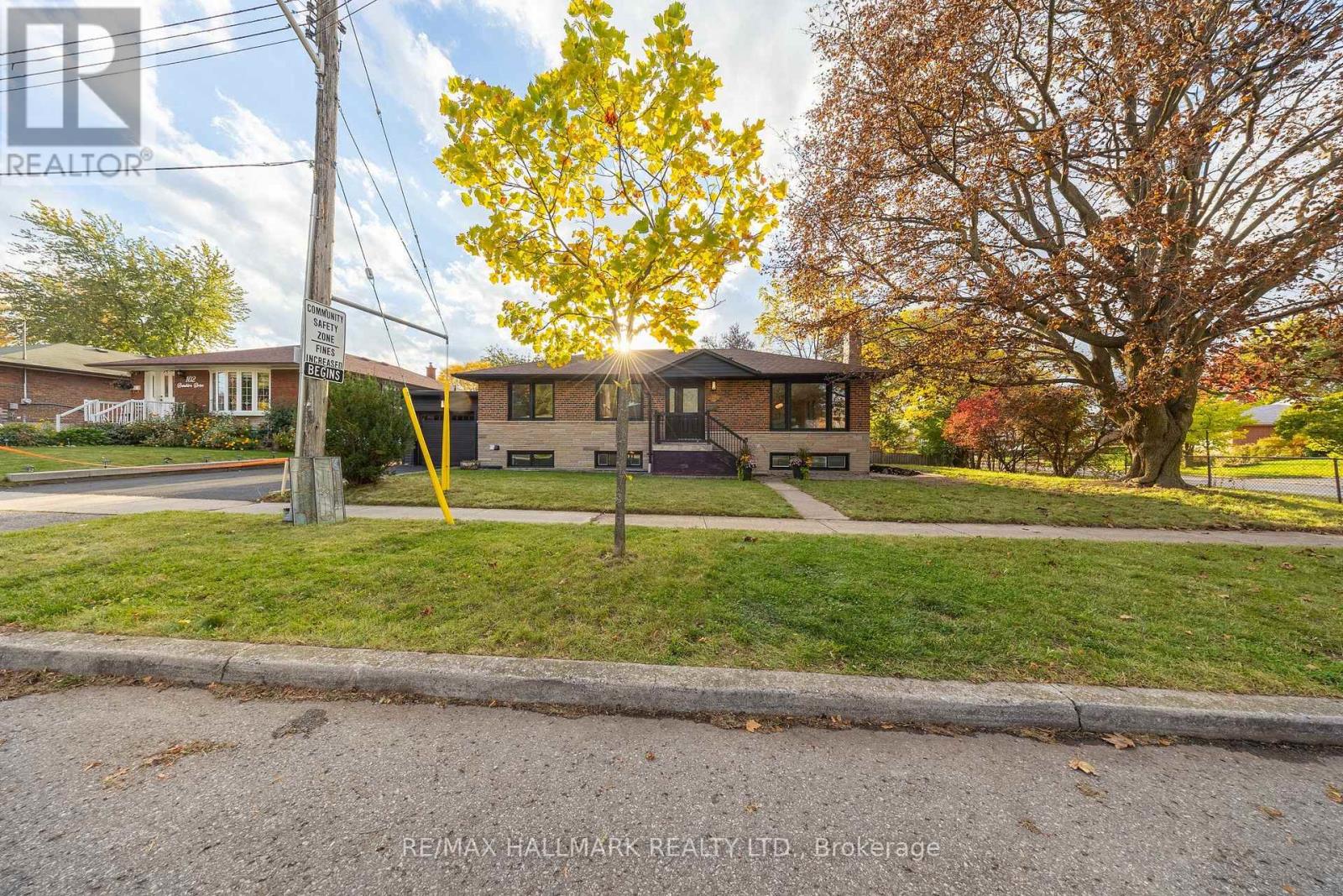 104 Benshire Drive, Toronto, Ontario  M1H 1M5 - Photo 4 - E14032978