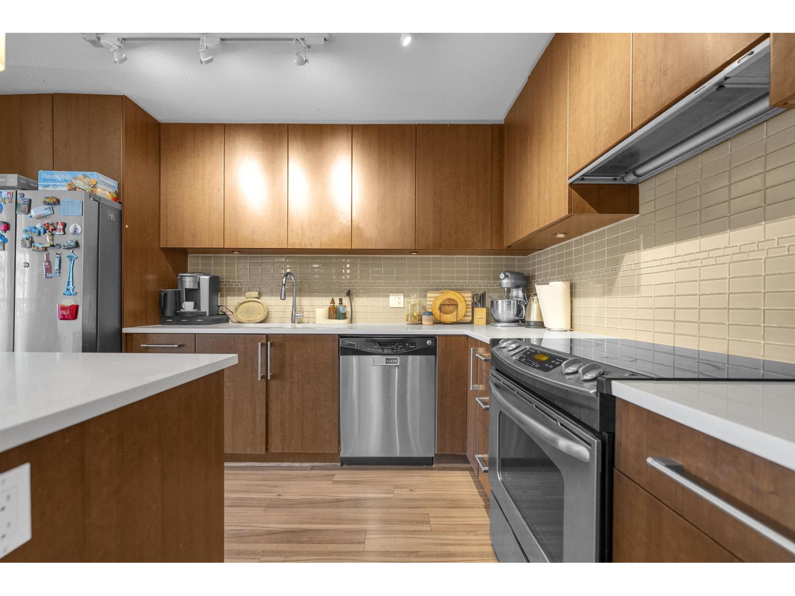 353 15850 26 Avenue, Surrey, British Columbia  V3Z 2N6 - Photo 2 - R3174316