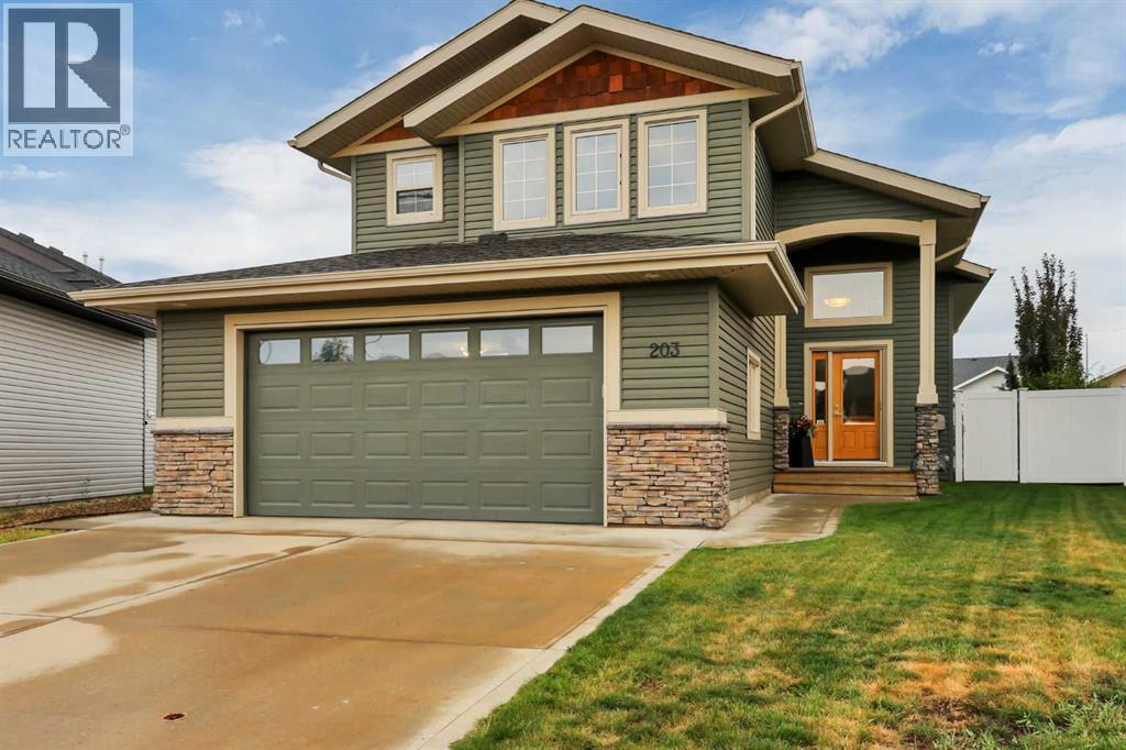 203 Cedar Square, Blackfalds, Alberta  T4M 0A4 - Photo 1 - A2336578