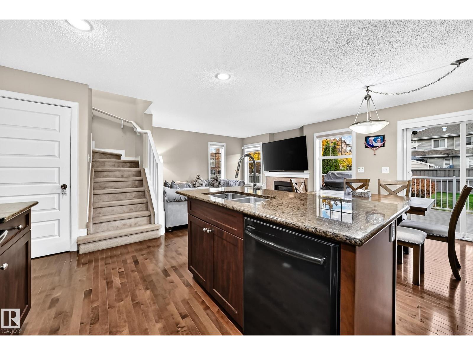 1673 Cunningham Wy Sw, Edmonton, Alberta  T6W 0W5 - Photo 3 - E4511985