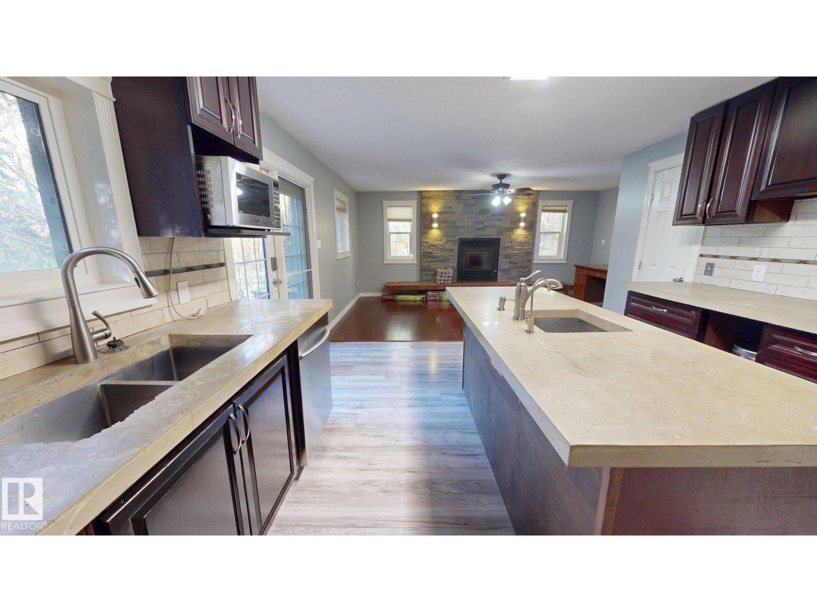9712 209 ST NW