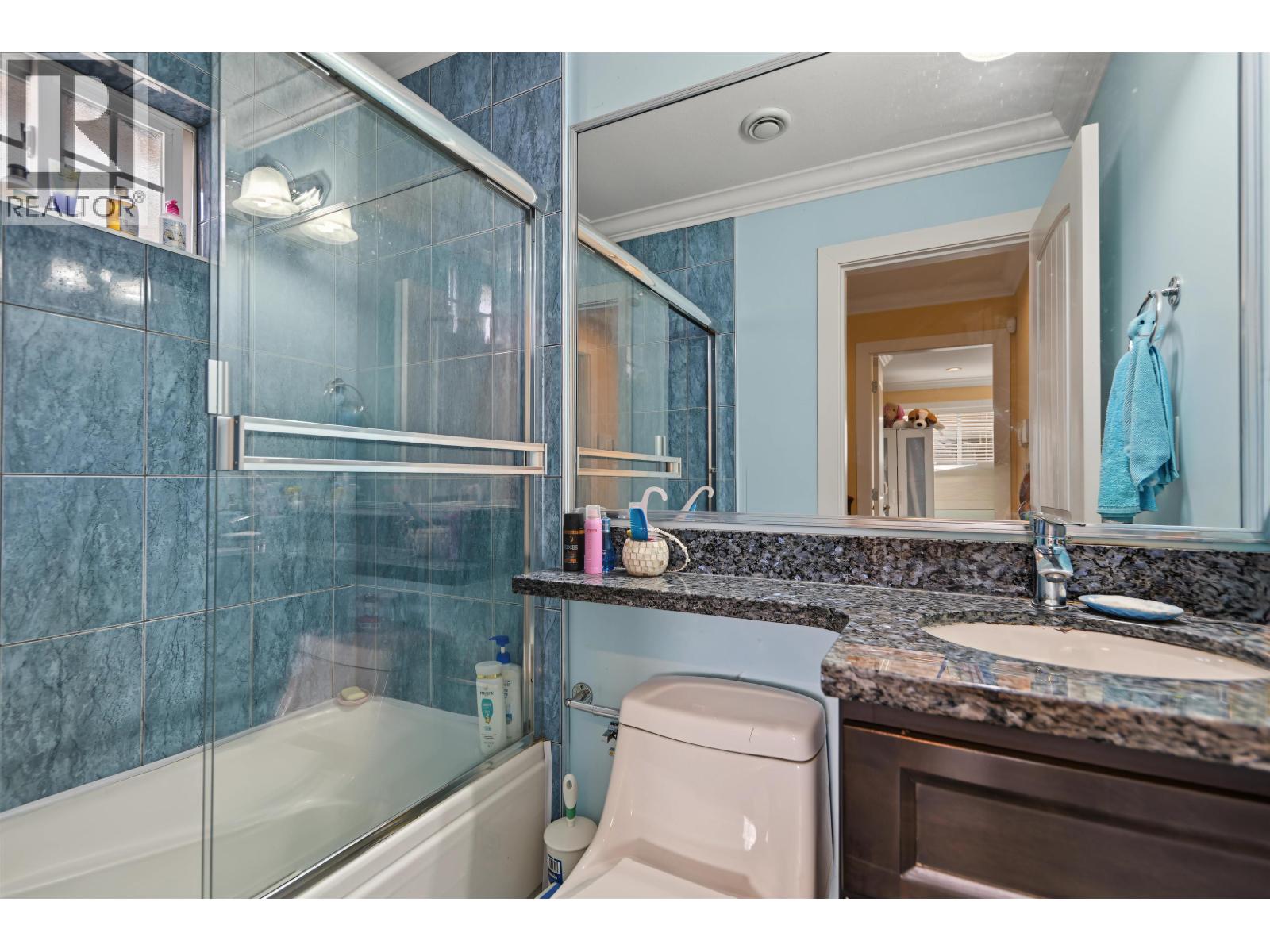 1124 E 12TH AVENUE