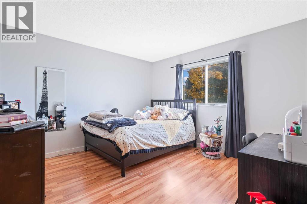 70 Dovercliffe Way, Calgary, Alberta  t2b 2c6 - Photo 25 - A2350478