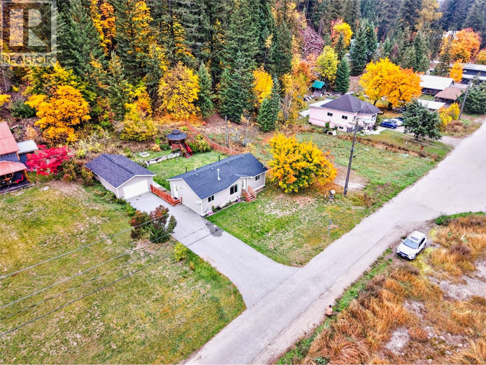 502 Hutcheson Avenue, Salmo, British Columbia